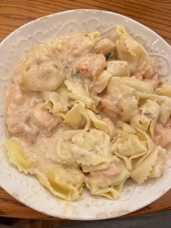 A picture of Classic chicken pasta Alfredo.