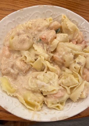 A picture of Classic chicken pasta Alfredo.