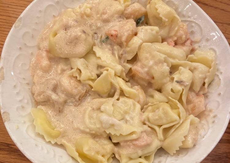 Classic chicken pasta Alfredo