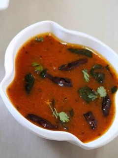 தக்காளி ரசம் (Thakkaali rasam recipe in tamil) செய்முறை முக்கிய புகைப்படம்