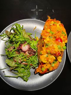 Foto resep Stuffed sweet potato salad