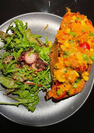 Foto resep Stuffed sweet potato salad