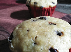 Una foto de Muffins de plátano con chispas de chocolate