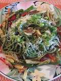 Spaguettis de verdura con verduritas salteadas