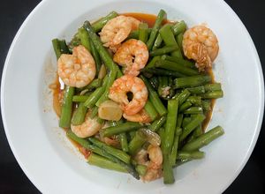 รูปของ หน่อไม้ฝรั่งผัดกุ้ง