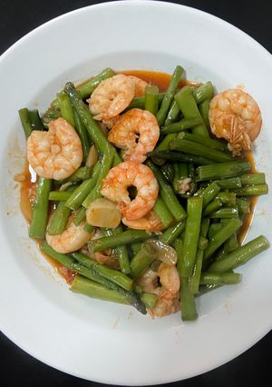 รูปของ หน่อไม้ฝรั่งผัดกุ้ง