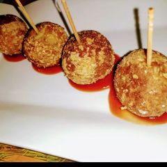 A picture of Crispy vegan oats rolls.