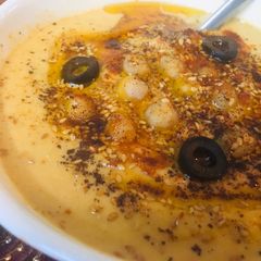 A picture of Hummus.