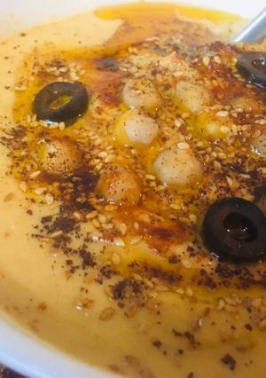 A picture of Hummus.