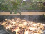 Brochetas de pollo champis y bacon