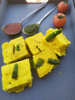 खमण ढोकला (khaman dhokla recipe in Hindi) रेसिपी मुख्य फोटो