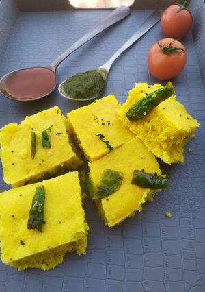 खमण ढोकला (khaman dhokla recipe in Hindi) रेसिपी मुख्य फोटो