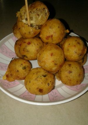 A picture of Potato cheese ball.