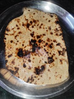 तवा रोटी (Tawa Roti recipe in hindi) रेसिपी मुख्य फोटो