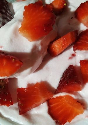 Una foto de Merengue de frutilla