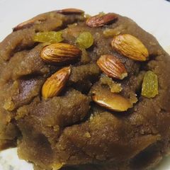 A picture of Aata ka halwa.