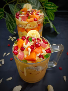 चिया सीड और मिक्स फ्रूट ब्रेकफास्ट स्मूदी (Chia Seed and Mixed Fruit Breakfast Smoothie) रेसिपी मुख्य फोटो