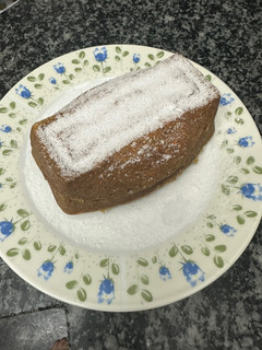 Una foto de 477. Bizcocho integral de zanahoria con nueces al microondas (postre)