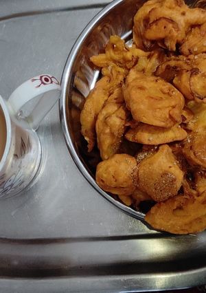 आलू प्याज़ के पकौड़े (aloo pyaz ke pakode recipe in Hindi) रेसिपी मुख्य फोटो