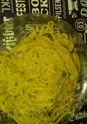 Una foto de Spaguetini con salsa Reynaldo (cerdo salchicha parmesano)