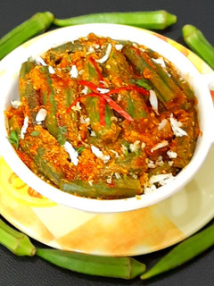 ભરેલાં ભીંડા (Bharela Bhinda Recipe In Gujarati) રેસીપી મુખ્ય ફોટો