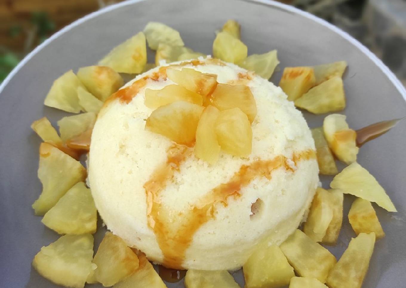 Bowl cake à la pomme et caramel beurre salé