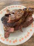 Asado a las brasas con ensalada agridulce