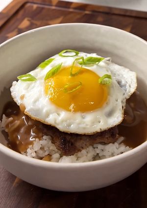 A picture of Hawaiian Loco Moco.