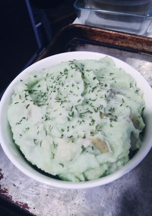 A picture of Green Goddess Mashed Potatoes.