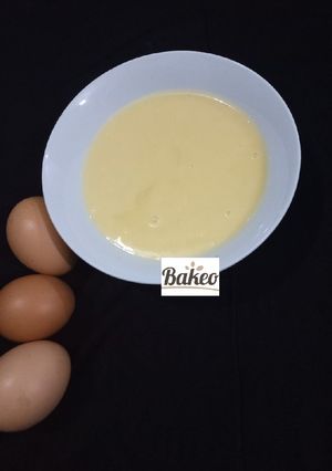 A picture of Custard filling.