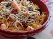 Una foto de pasta de fiesta