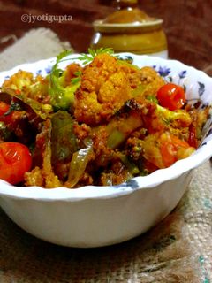फूलगोभी मटर टमाटर सब्जी(Phoolgobhi matar tamatar ki sabzi recipe in Hindi) रेसिपी मुख्य फोटो