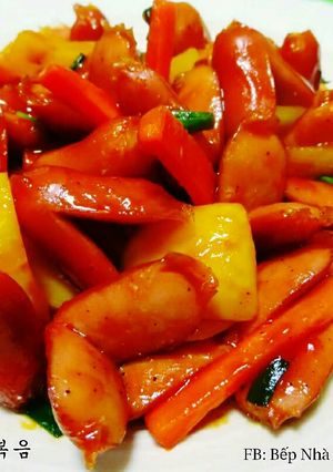 Hình của món Xúc Xích Xào Rau Củ 소시지채소볶음.