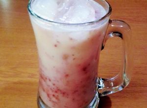 Una foto de Soda de Yakult con Fresas