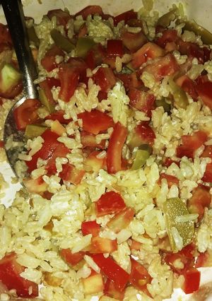 Una foto de Ensalada vegan y fresca 🌹💜😊