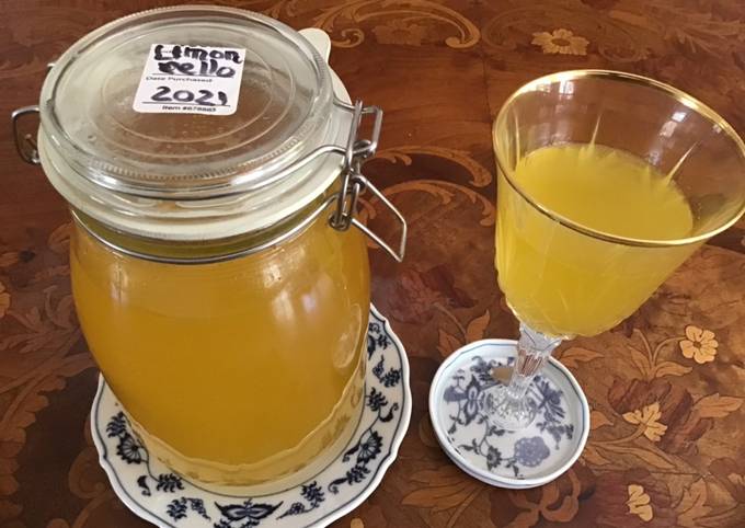 How to Prepare Speedy California Farm Limoncello Liqueur