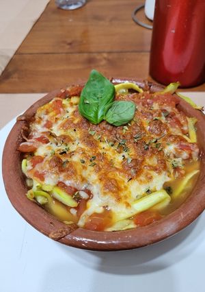 Una foto de "Fideos" de zucchini con salsa filetto y queso