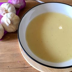 A picture of Roasted Garlic Broth.