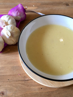 A picture of Roasted Garlic Broth.