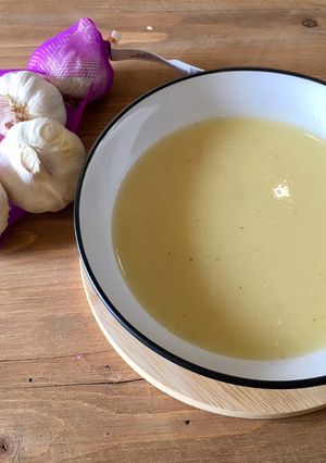 A picture of Roasted Garlic Broth.
