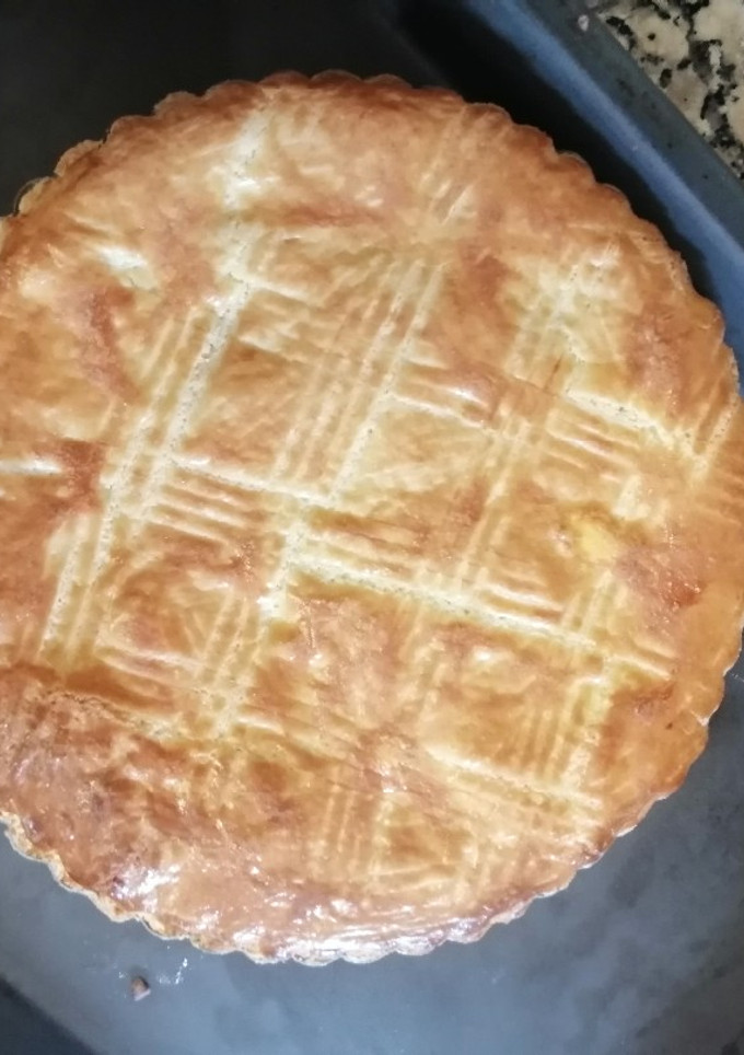 Una foto de Euskal pastela (pastel vasco)