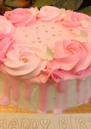 A picture of Strawberry Ice Cake.