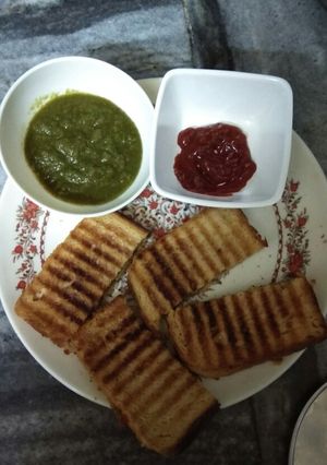 A picture of Potato sandwich.
