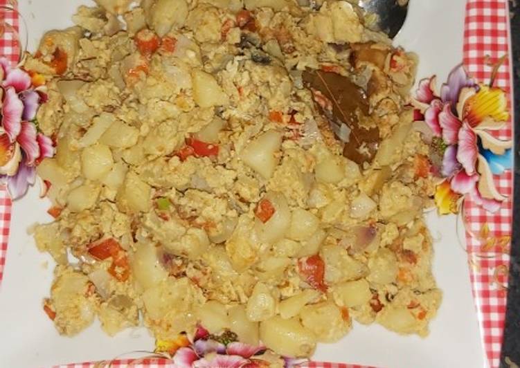 Recipe of Super Quick Homemade Steamed Potatoes and Eggs