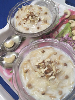 दूध सेवई (Doodh sevai recipe in hindi) रेसिपी मुख्य फोटो