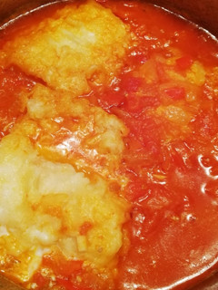 Una foto de Bacalao con tomate