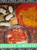 Hamburguesas c/queso y puré mix 《papas y calabaza》c/ensalada