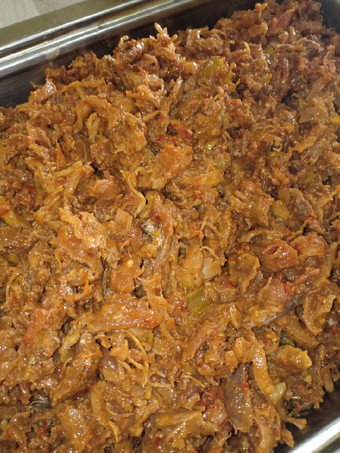 Bagaimana Menyiapkan Ayam suwir pedas manis yang Lezat