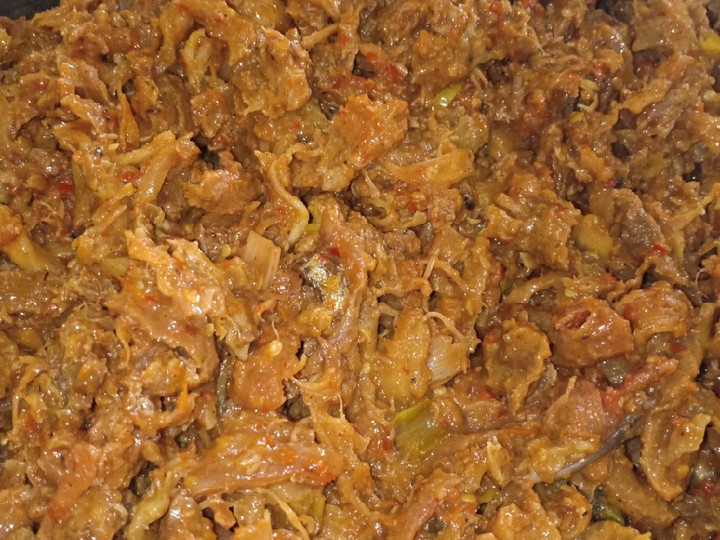 Bagaimana Menyiapkan Ayam suwir pedas manis yang Lezat