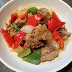 A picture of Beef and Bell Pepper.